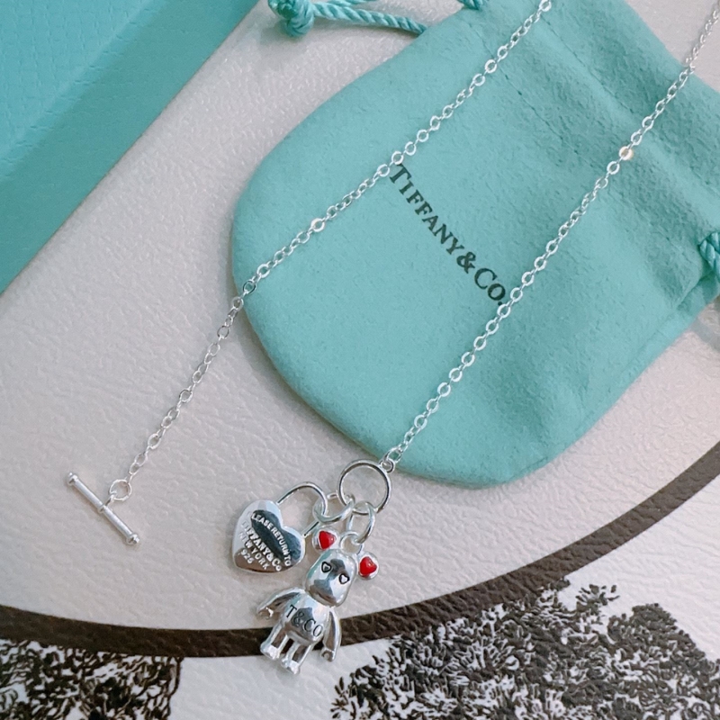 T*f*ny necklaces